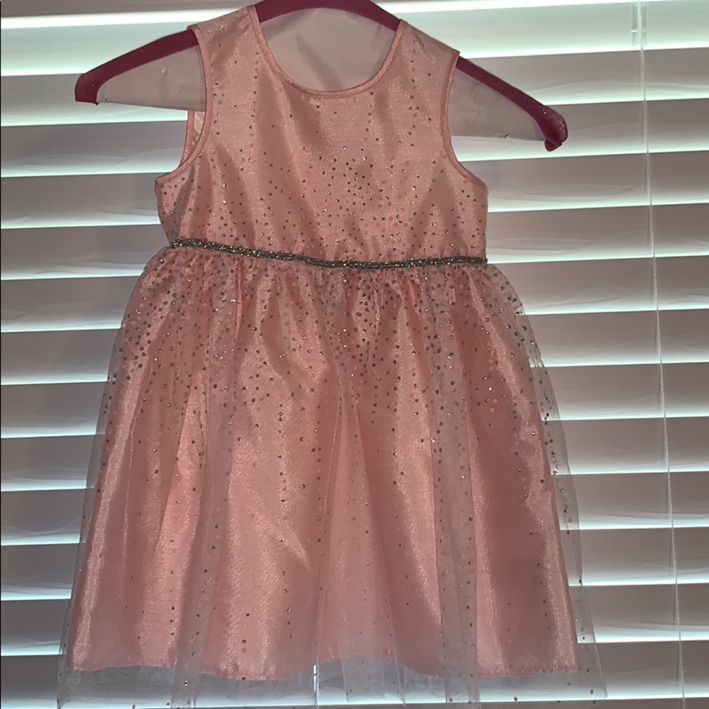 Never worn! Such a great spring time dress!